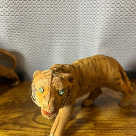 Vintage Flocked Lion and Tiger Figurine Toys Emerald Rhinestone Eyes - Picture 2 of 9